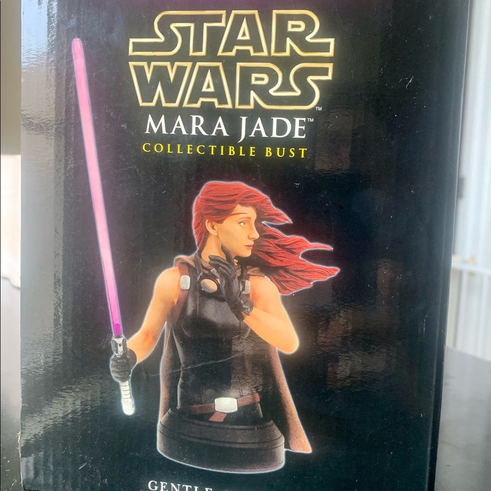 Last available,slight box wear,Star Wars sealed Mara Jade/Gentle Giant Bust - Picture 4 of 6